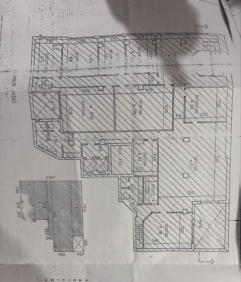 SUP. 1.000 M2 20 m DE FRENTE!!!! EX BANCO BOVEDA con CAJAS. SUBSUELO, PLANTA BAJA Y PRIMER PISO